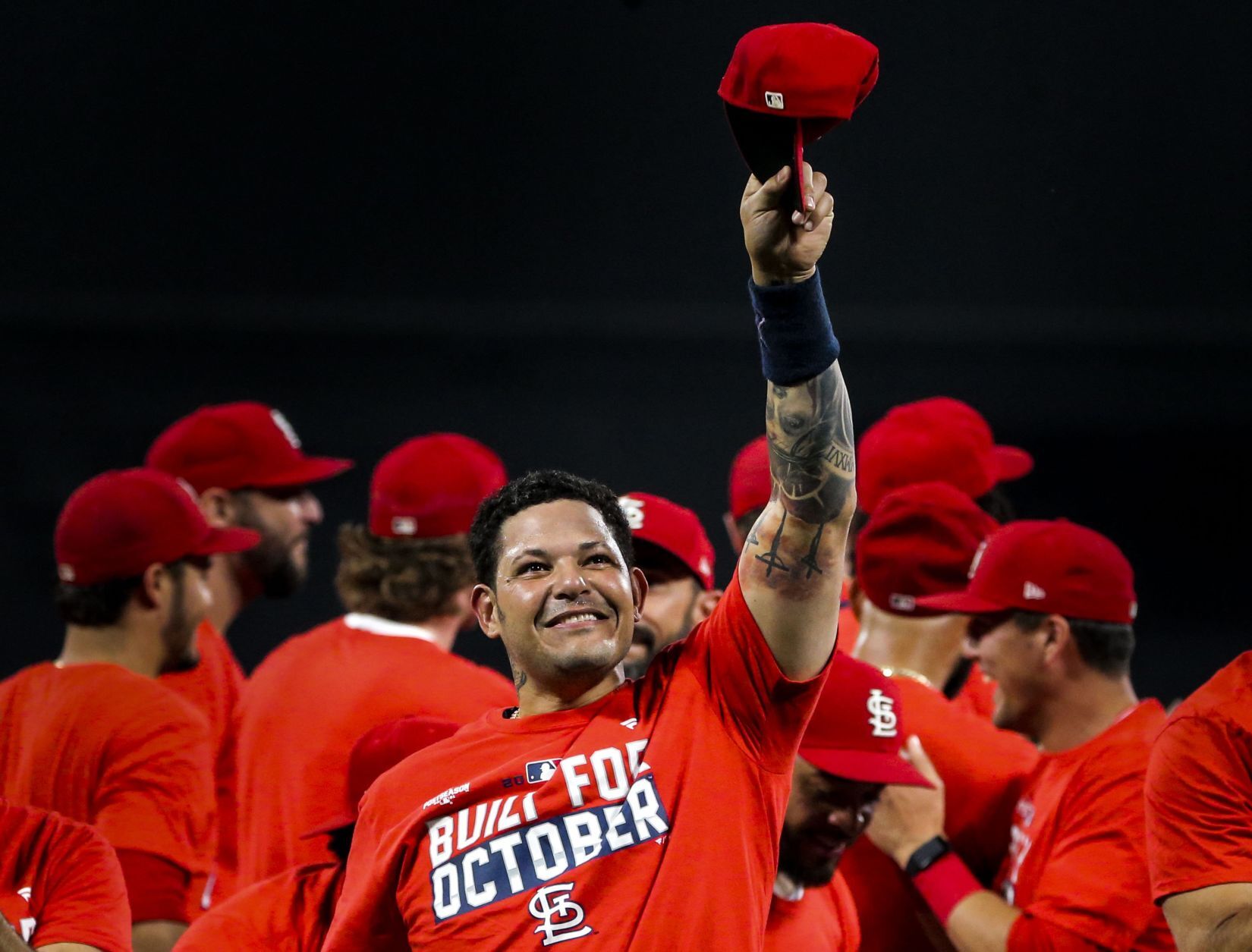 Cardinals clinch wildcard with 17th consecutive win